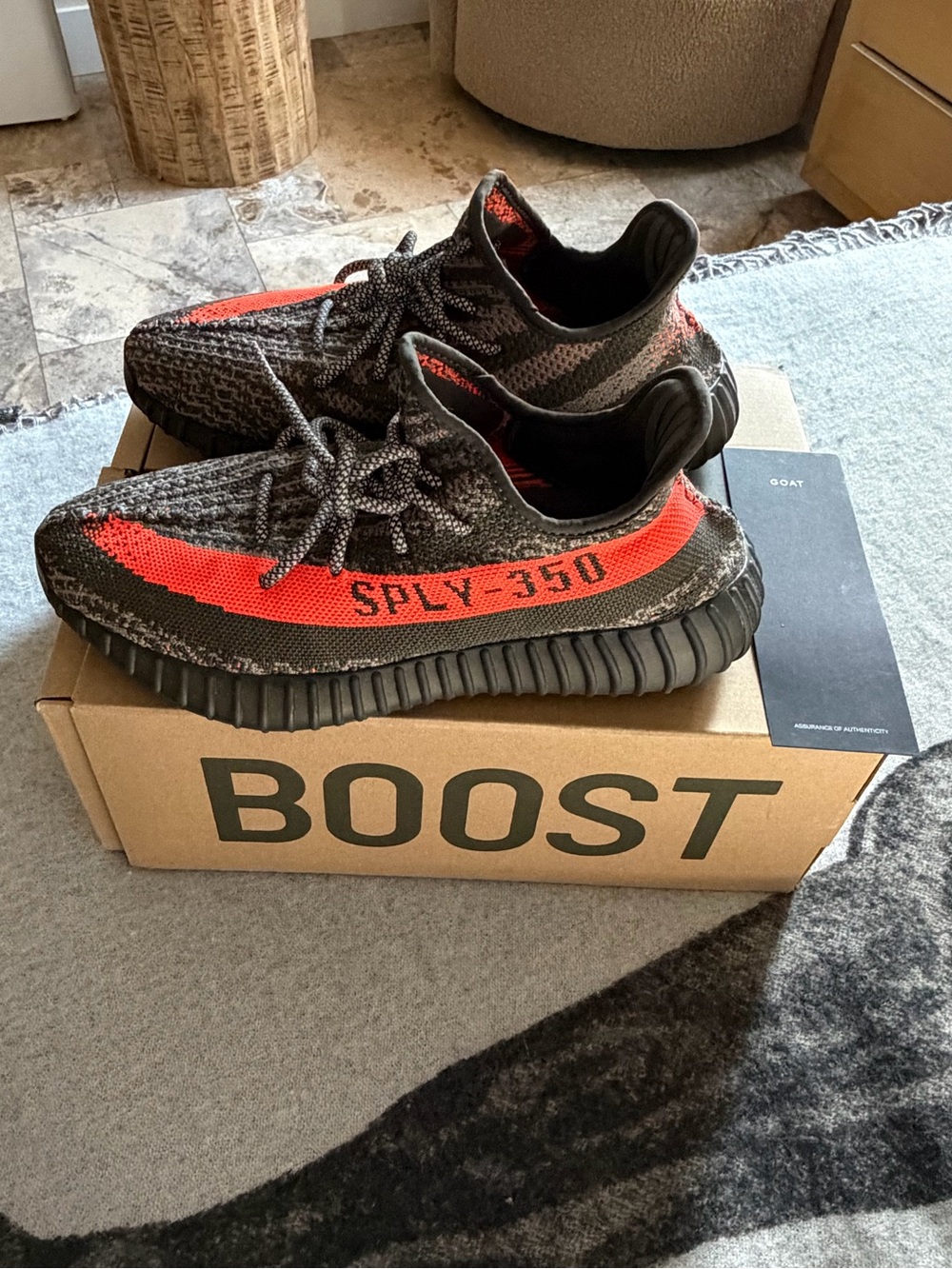 Yeezy Boost 350 V2 Kids - Black with Orange Stripe
